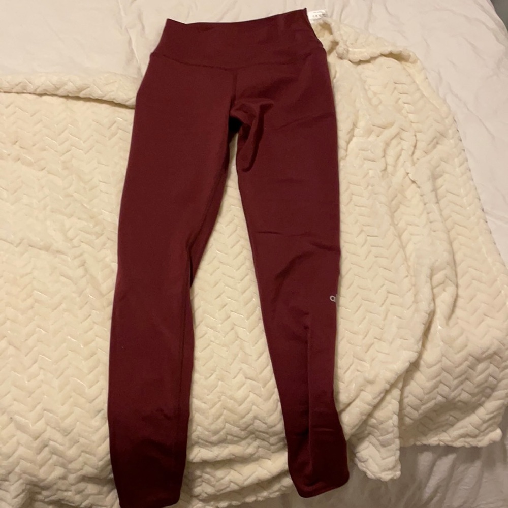 Alo XS Burgundy Side Accent Leggings